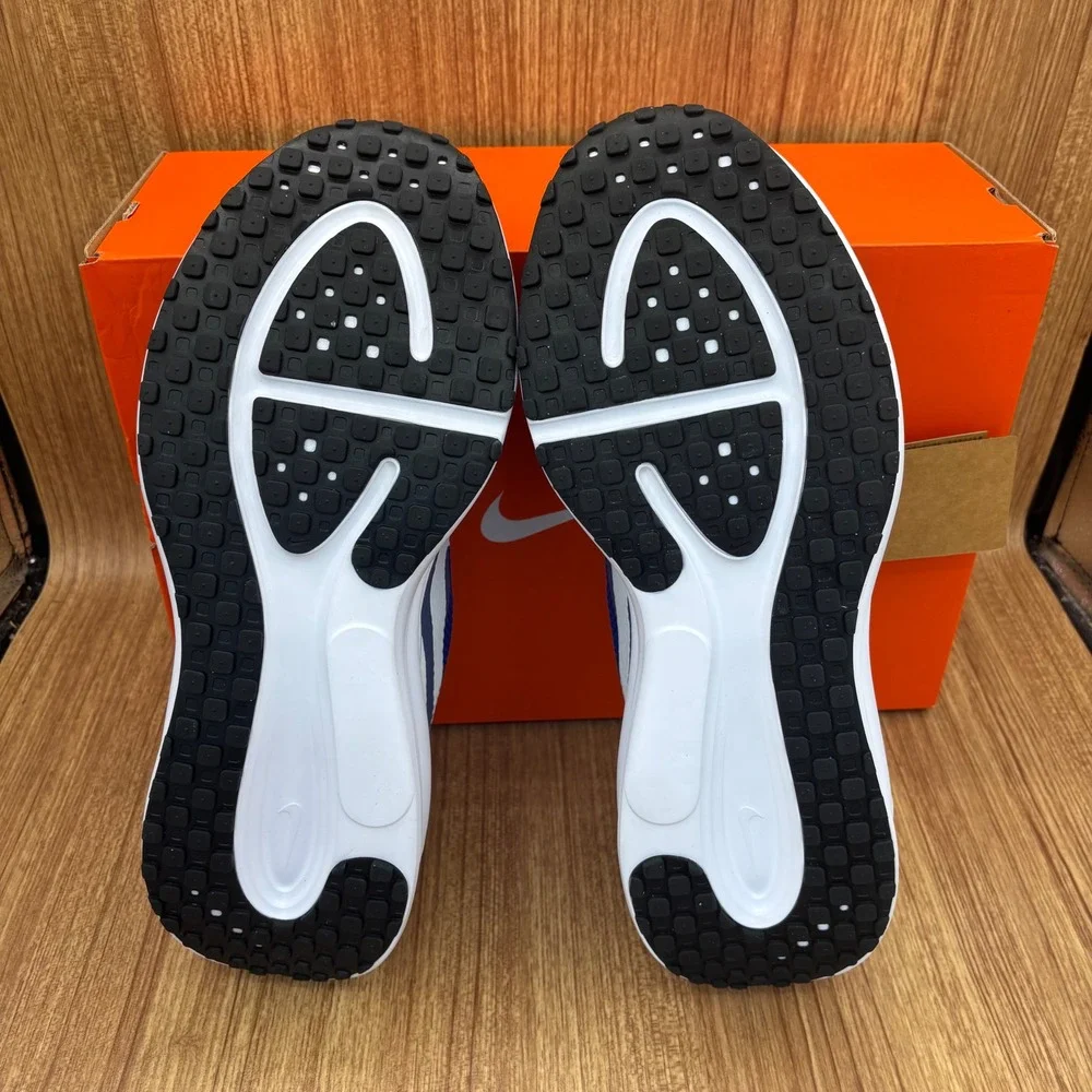 Nike revolution running